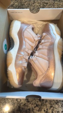 Women’s Jordan 11 Retro size 8.5