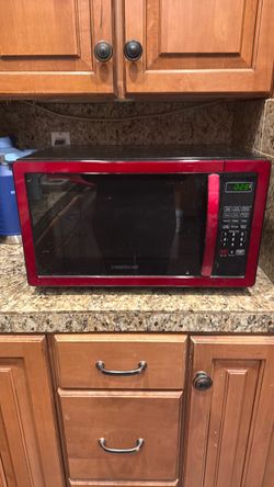 Nice Farberware red microwave 1000 Watt