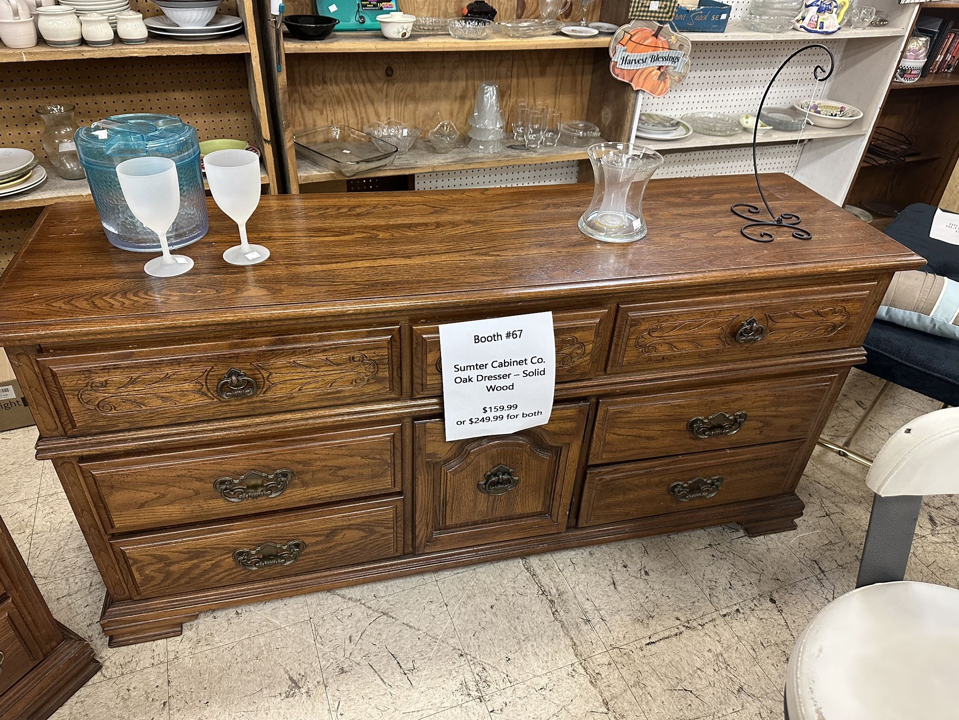 SUMTER CABINET CO. VINTAGE OAK BEDROOM SUITE DRESSER W/MATCHING CHEST OF DRAWERS