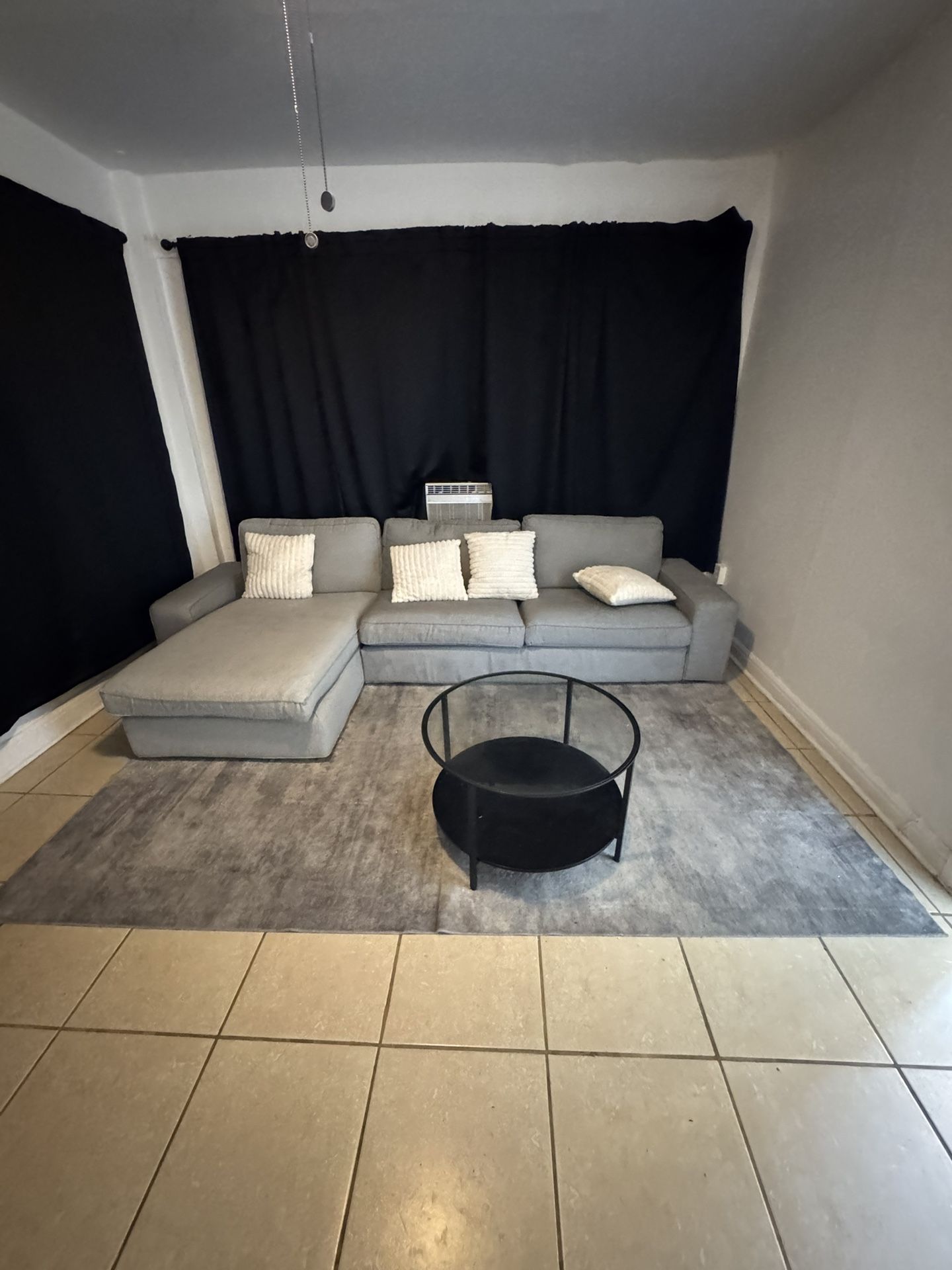Complete Living Room Set With Sofa, Pillows, Carpet And Table