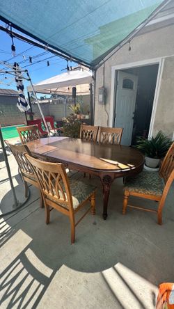 FREE DINNER TABLE SET