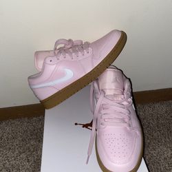 Jordan 1 Low Women’s 9