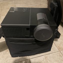 Dell1420x 4K Projector 