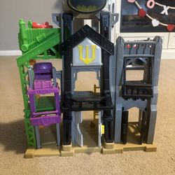 Imaginext DC Super Friends Wayne Manor Gotham Flight 
