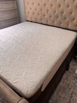 Dynasty King Size Firm Mattress with Box Spring – Excellent Condition