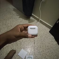AirPod 4 