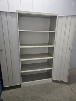 Solid Metal Storage Cabinet With Keys