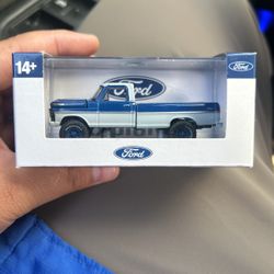 1:64 Ford F250 Diecast 