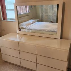 White Formica Bed Frame for Sale in Miami, FL - OfferUp