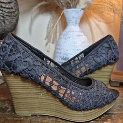 American Eagle Black Lace Peep Toe Wedge Heels - Size 7.5