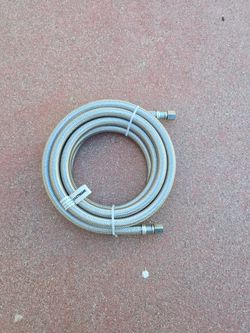 Water line. Refrigerator water line.