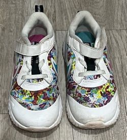 Nike revolution Girls Sneakers Velcro Closure Size 10 Back to school