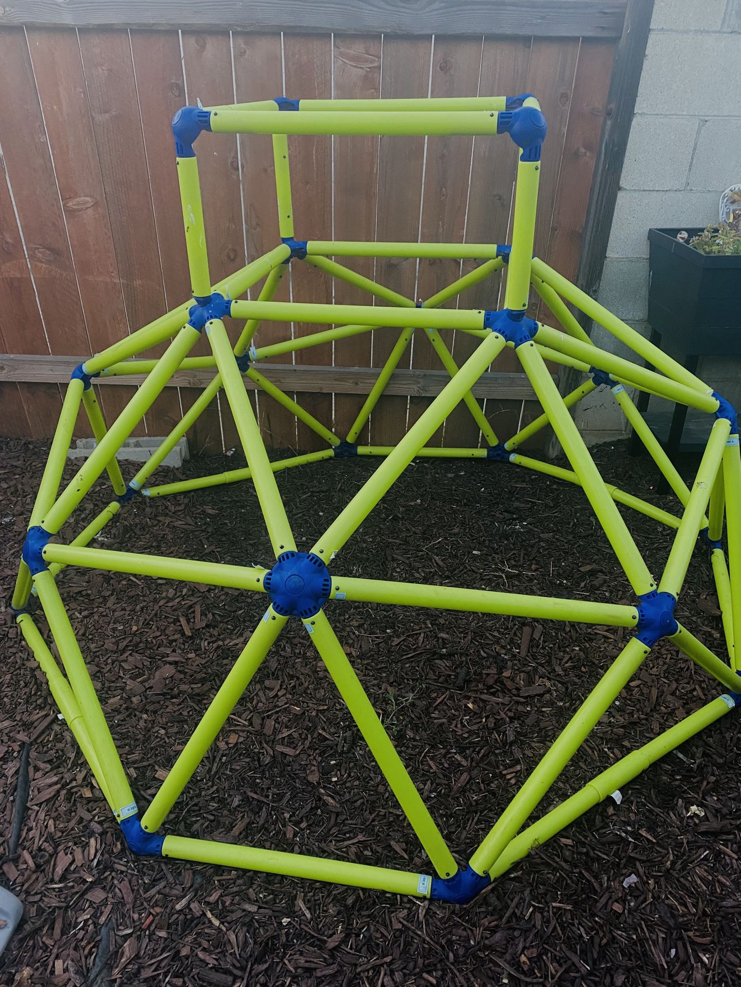 Eezy Peezy Monkey Bars Climbing Tower