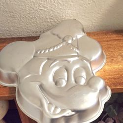 Vintage Disney Productions WILTON Mickey Mouse Cake Pan