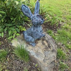 Rabbit Yard Decor