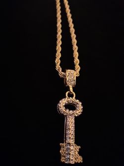 Key Designer rope chain with stones 20"