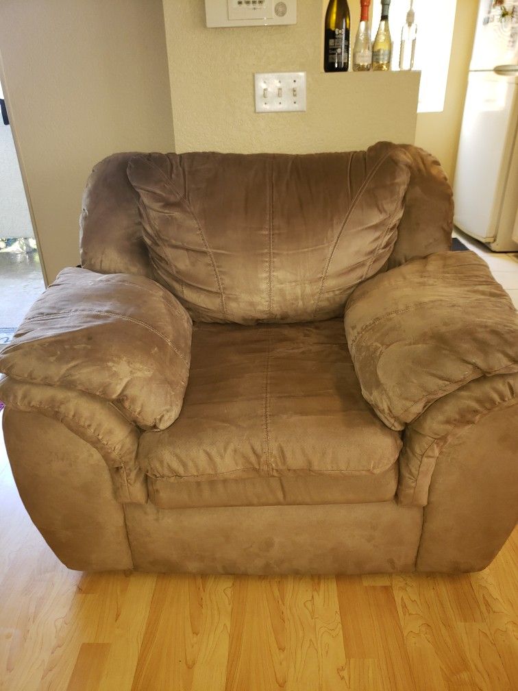 Single Sofa FREE FREE FREE just pick up