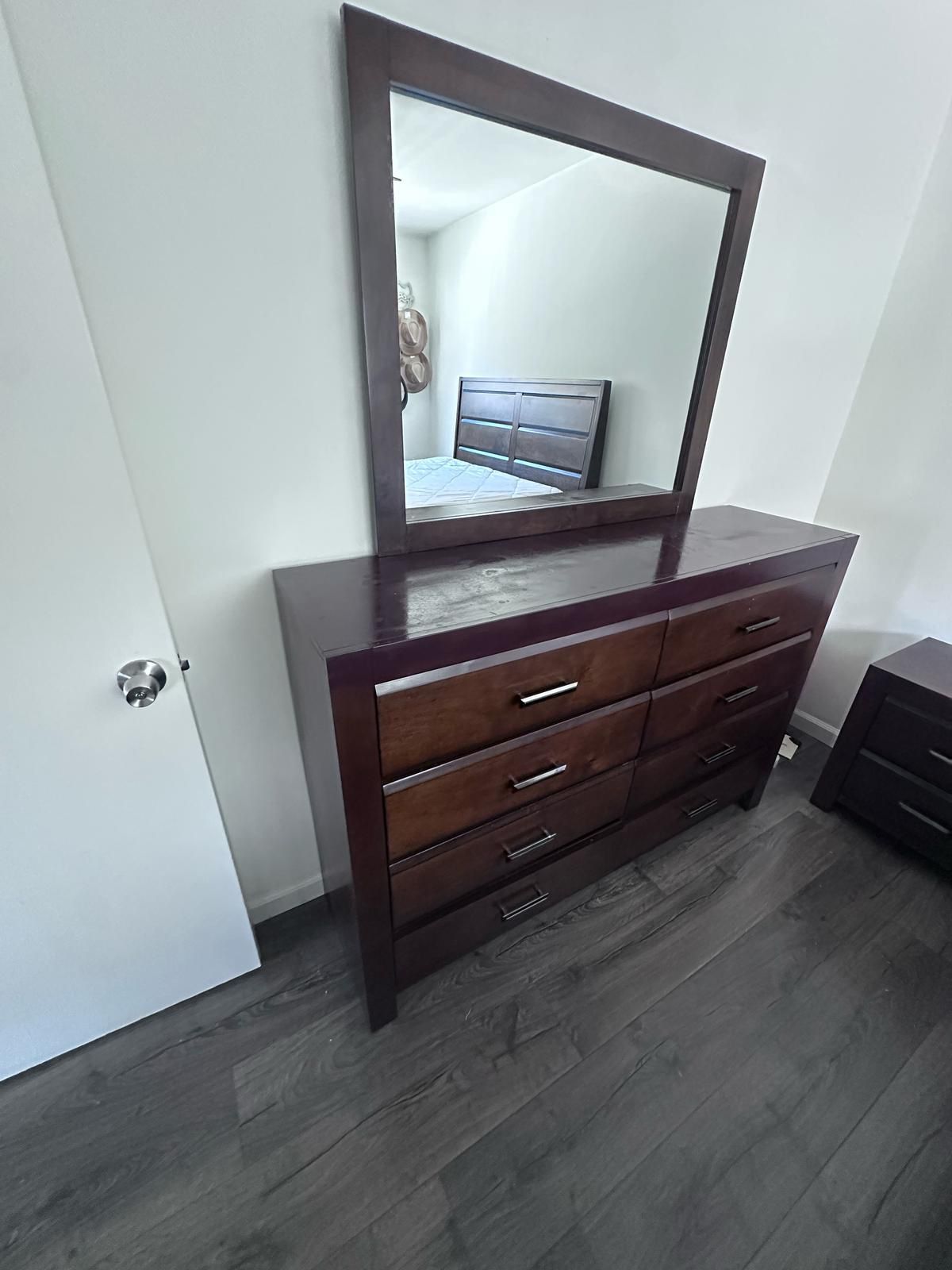 Chest Of Drawers With Mirror