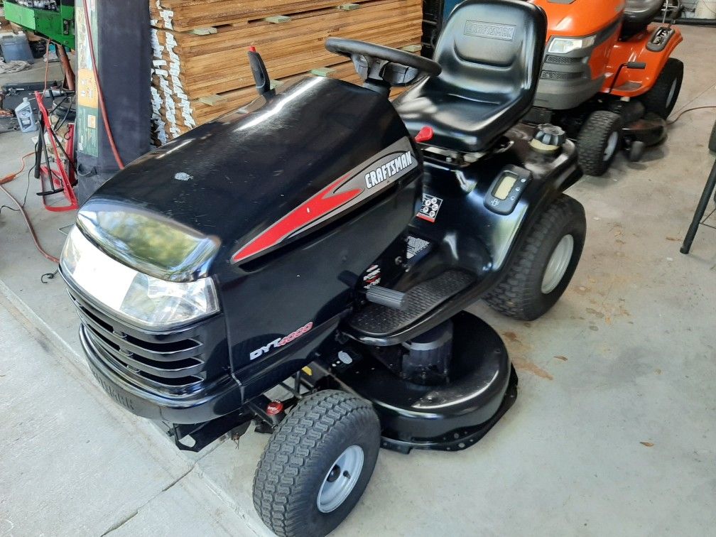 Craftsman DYT 4000 Riding Lawn Mower for Sale in Mount Plymouth, FL