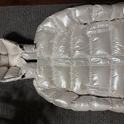 Aritzia The Super Puff Goose Shorty Puffer Jacket Hi Gloss WhitePearl  Womens2XS