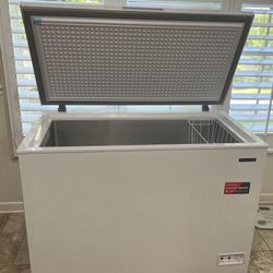 Frigidaire Chest Freezer