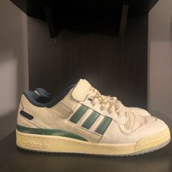 ADIDAS FORUM 84 LOW AEC “VINTAGE PACK” IN GREEN OXIDE COLORWAY‼️‼️‼️ SIZE 12 Fairly worn 5-6 times‼️ Has redish stains from kool aid definitely able t