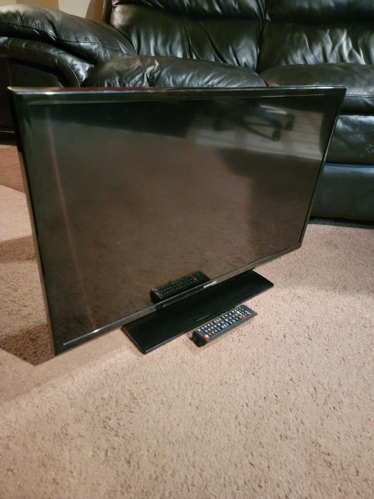 SAMSUNG 32" LED HDTV (Excellent Condition)