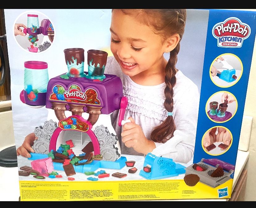 NEW Play Dough BakerToy Set