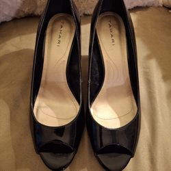 New Tahari Black Patent Leather Shoes