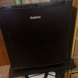 Mini Fridge 