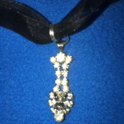 Vintage Rhinestone Pendant Necklace