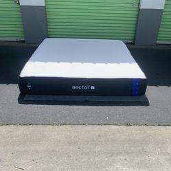 Queen Size Wood Platform Bed