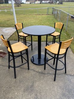 High Table 4 Chairs