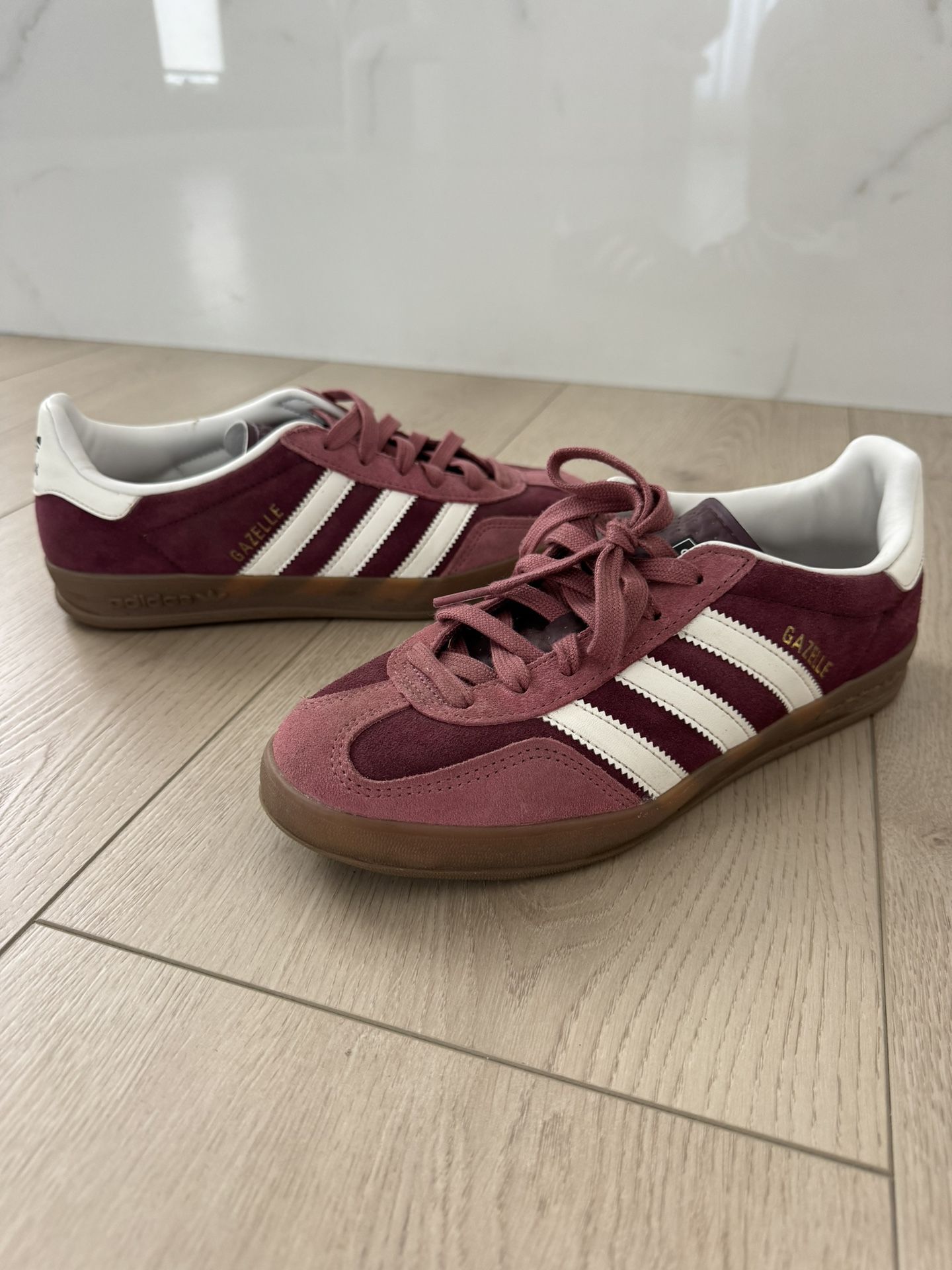 Adidas Gazelle (Burgandy) size 7