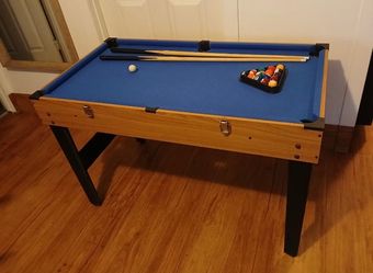 Pool table