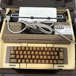 Smith-Corona Coronomatic 2500 electric typewriter with rare Armenian keyboard + Armenian typeface