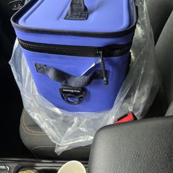 Brand new yeti, cooler, i'm still in plastic