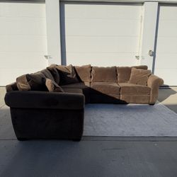 Brown Sectional Couch (🚚Free Delivery🚚)
