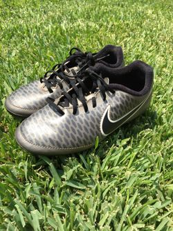 Nike Soccer cleats Youth 1.5