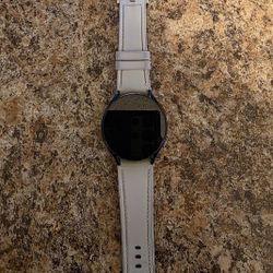 Samsung Watch 6 LTE
(44mm)
(including original black
& aftermarket grey watch
bands)