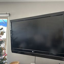 40” LG Flat Screen With Heavy Duty Mount