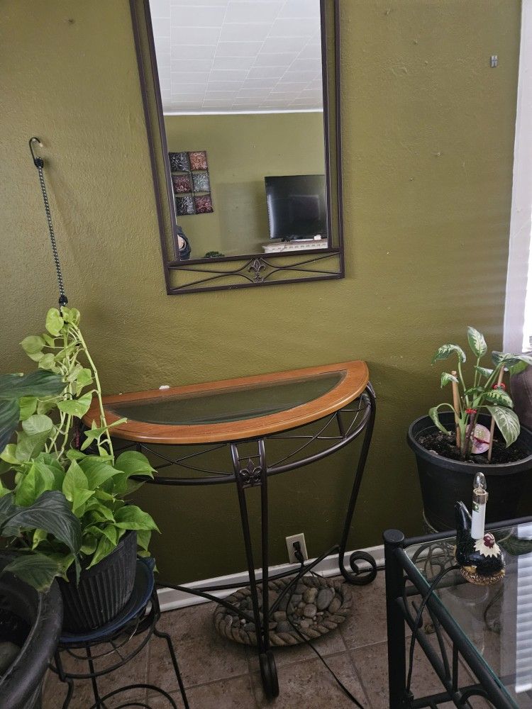 Entry Table With Mirror