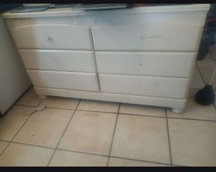 Long Dresser