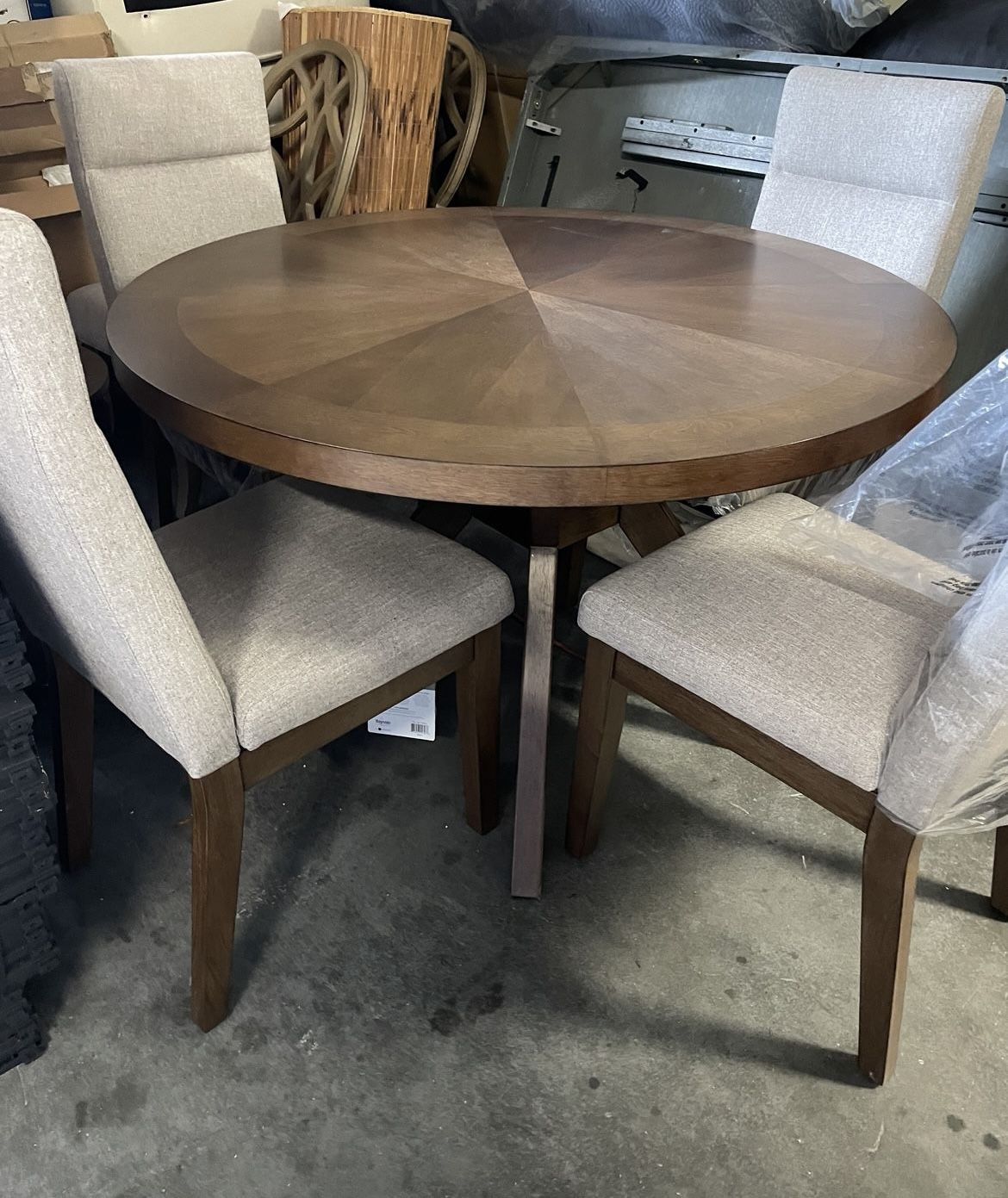 New Round Kitchen Table And Chairs 
