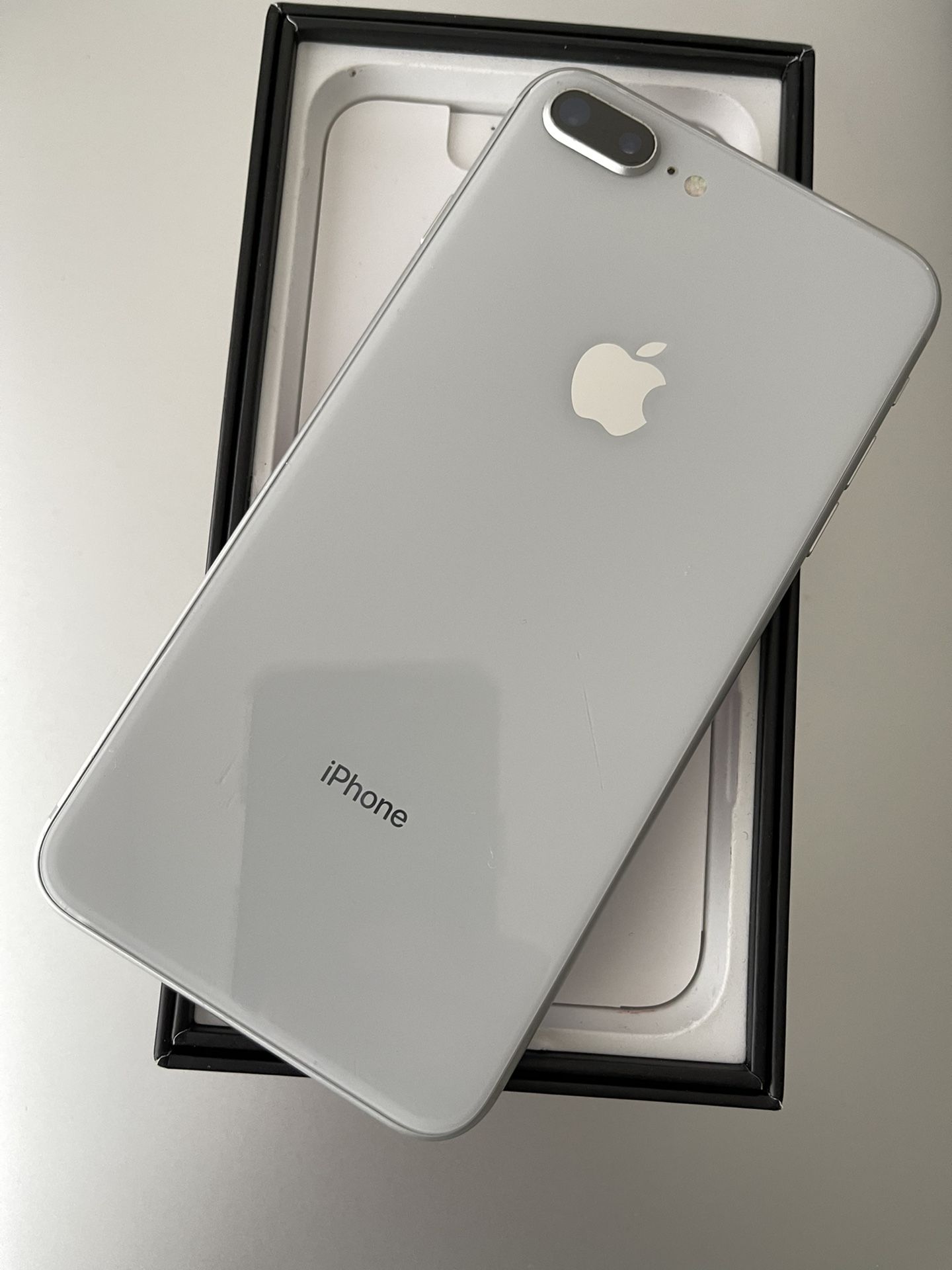 Iphone 8+ Plus Silver 64GB ANY CARRIER
