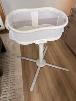 HALO Bassinest Swivel Sleeper Premiere + 2 Sheets & Storage Bag