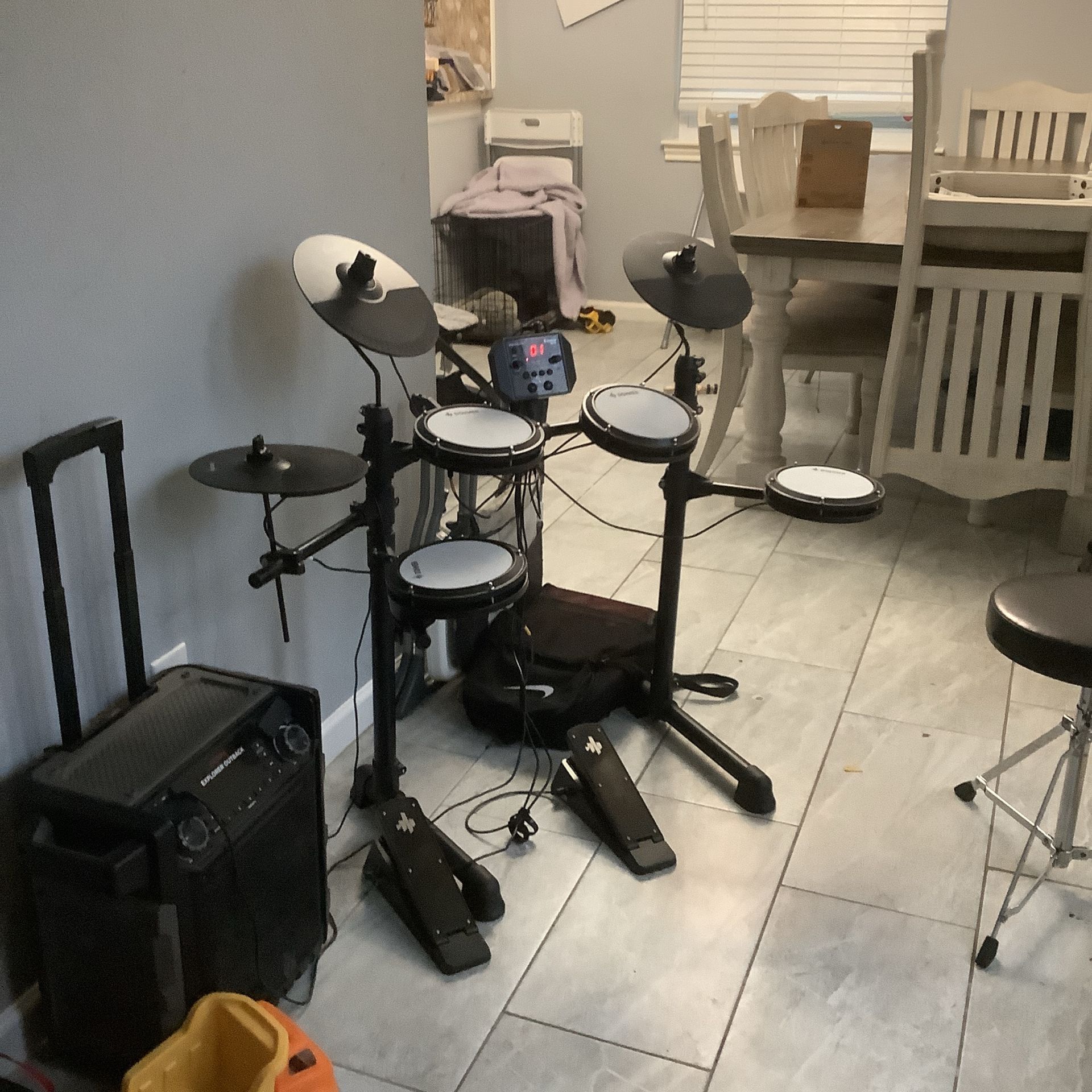 Dinner Ed Electric Drum Set