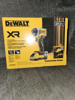 DEWALT 20V MAX XR 3-Speed High Torque 1/4 Inch Impact Driver Kit