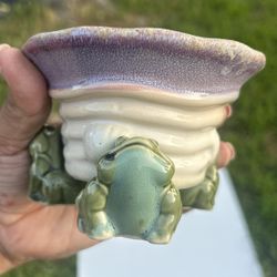 Vintage Glazed Pottery Planter Pot 3 Frog Feet Base
