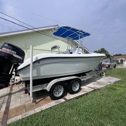 23’ Cobia Center Console